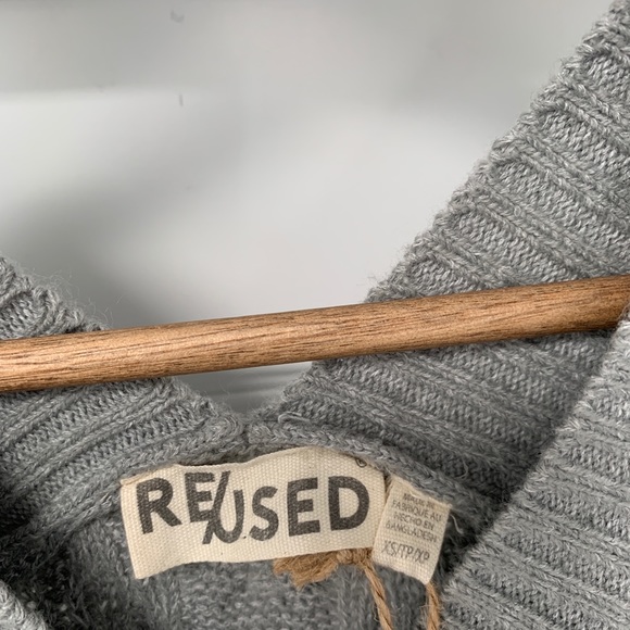 NWT Re/Used Grey Sleeveless Knit - size S but really M/L - Picture 2 of 8